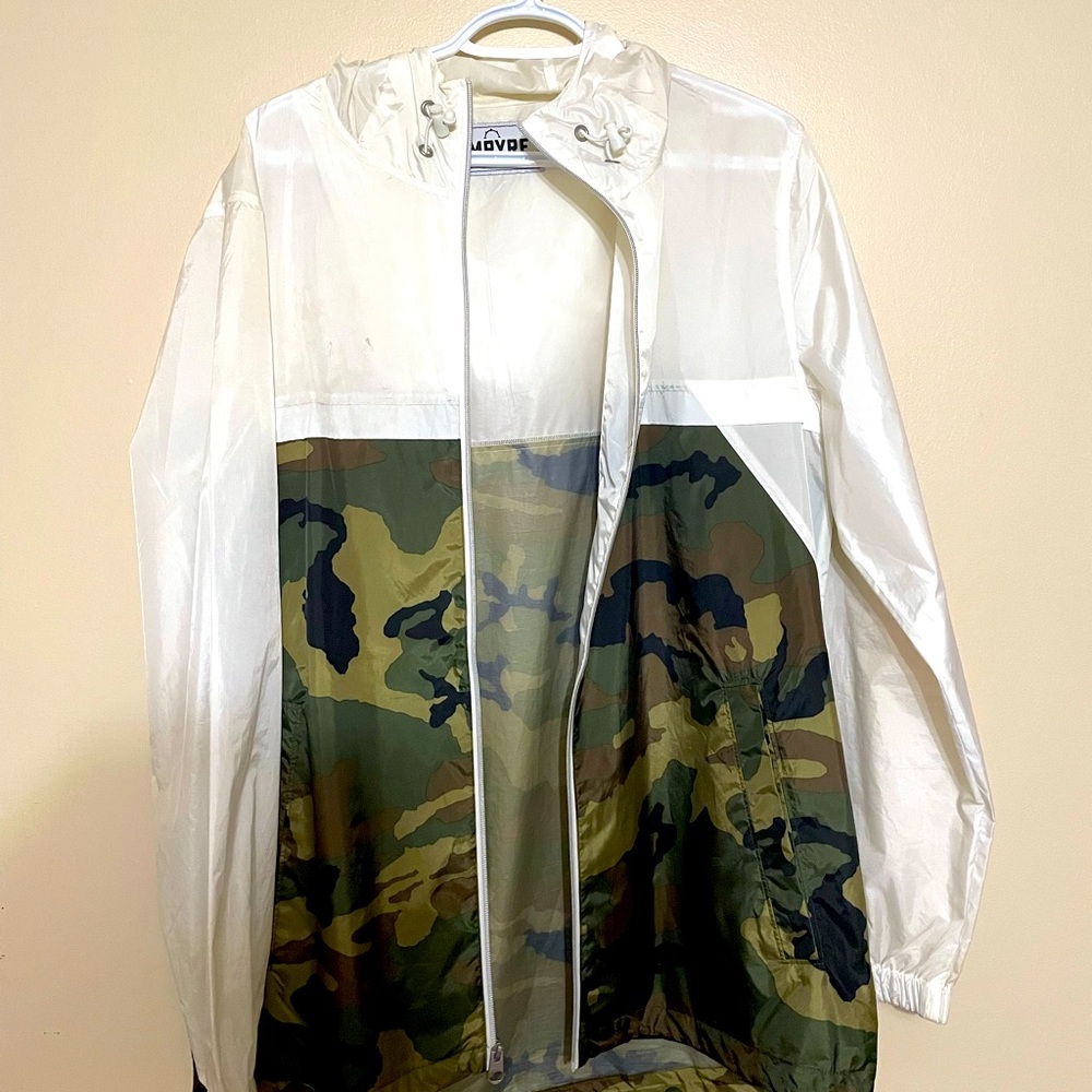 Large EMPYRE windbreaker. Lightly worn 9/10